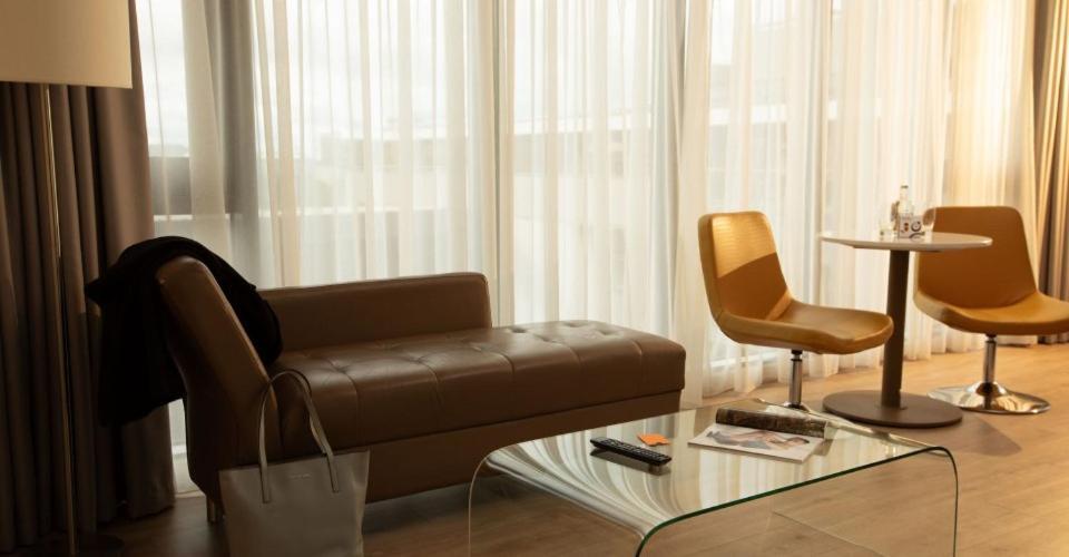 The Address Connolly 4*